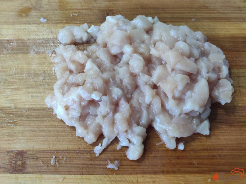 Фото приготовление рецепта: Рубленные котлеты из куриного филе с плавленным сырком шаг №1