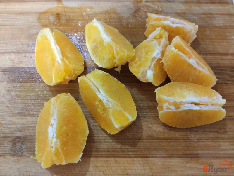 Фото приготовление рецепта: Курица запёченная с апельсинами шаг №2