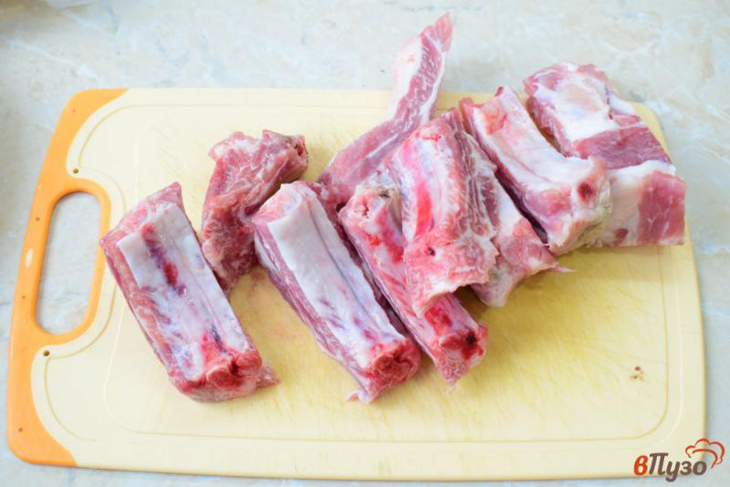 Фото приготовление рецепта: Свиные ребра в майонезе на сковороде шаг №1