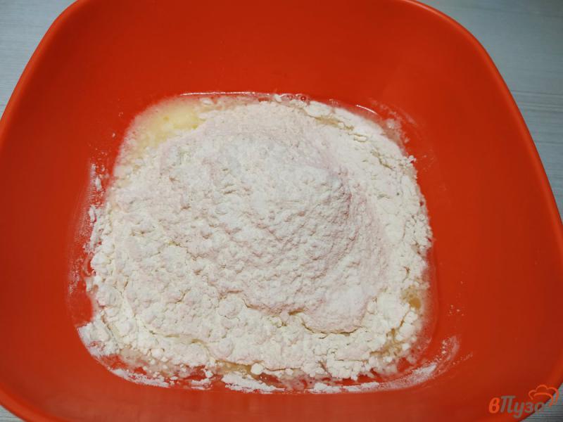 Фото приготовление рецепта: Бездрожжевые пирожки с картошкой и зелёным луком шаг №3