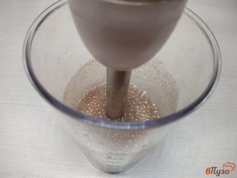 Фото приготовление рецепта: Молочно- шоколадный коктейль шаг №3