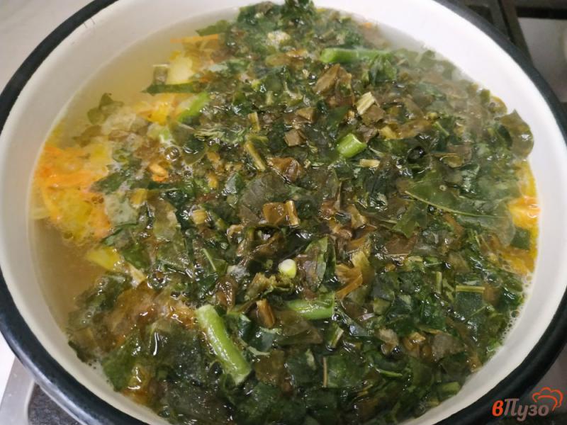 Фото приготовление рецепта: Щавелевой суп со спаржевой фасолью шаг №7