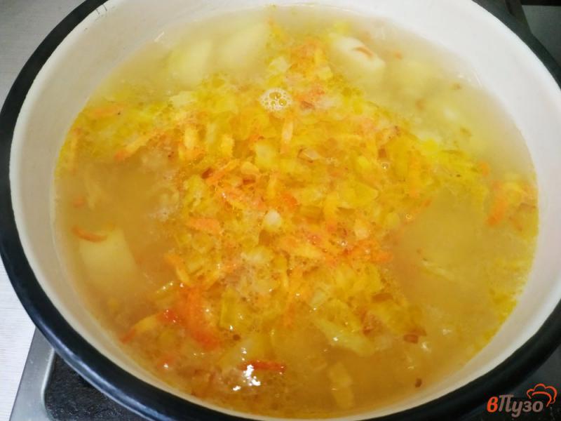 Фото приготовление рецепта: Щавелевой суп со спаржевой фасолью шаг №6