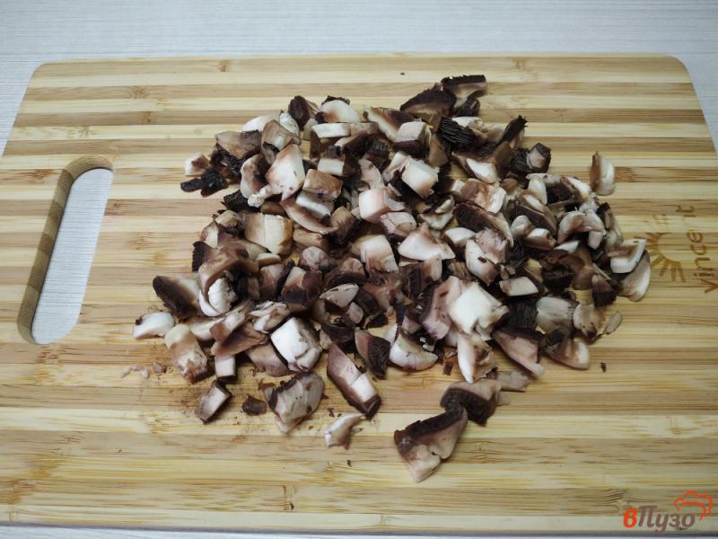 Фото приготовление рецепта: Беляши с курицей и грибами шаг №5