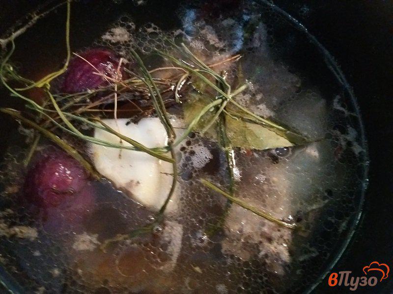 Фото приготовление рецепта: Куриный бульон шаг №4