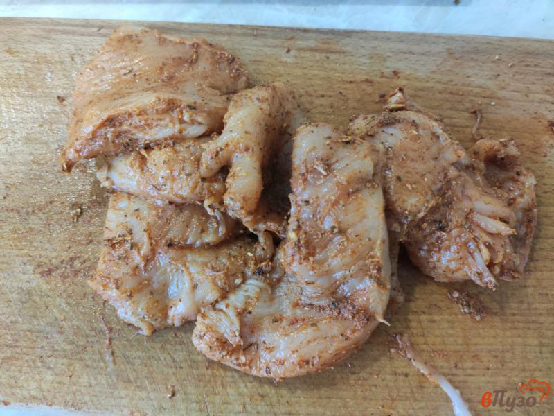 Фото приготовление рецепта: Куриное филе маринованное в горчице с приправами шаг №3