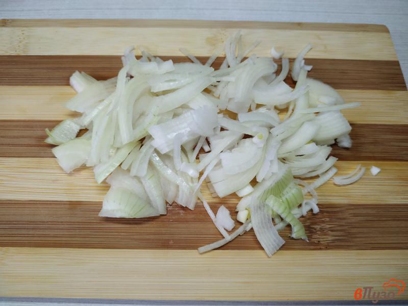 Фото приготовление рецепта: Постный борщ с килькой в томате шаг №3