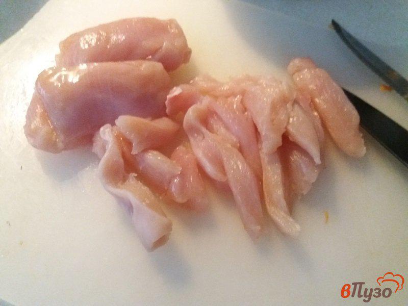 Фото приготовление рецепта: Куриное филе в сметано-соевом соусе шаг №4
