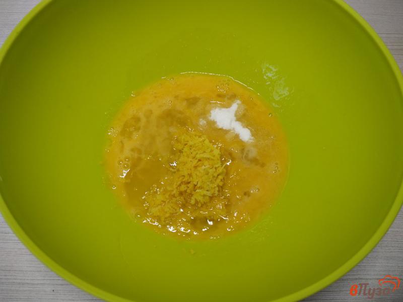 Фото приготовление рецепта: Панкейки с лимонной цедрой шаг №2
