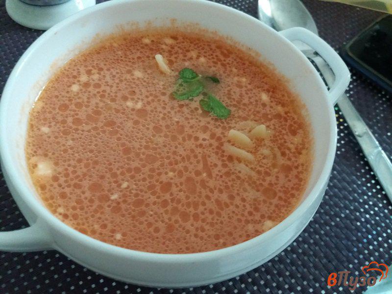 Фото приготовление рецепта: Томатный суп на бульоне из нежирной свинины шаг №10