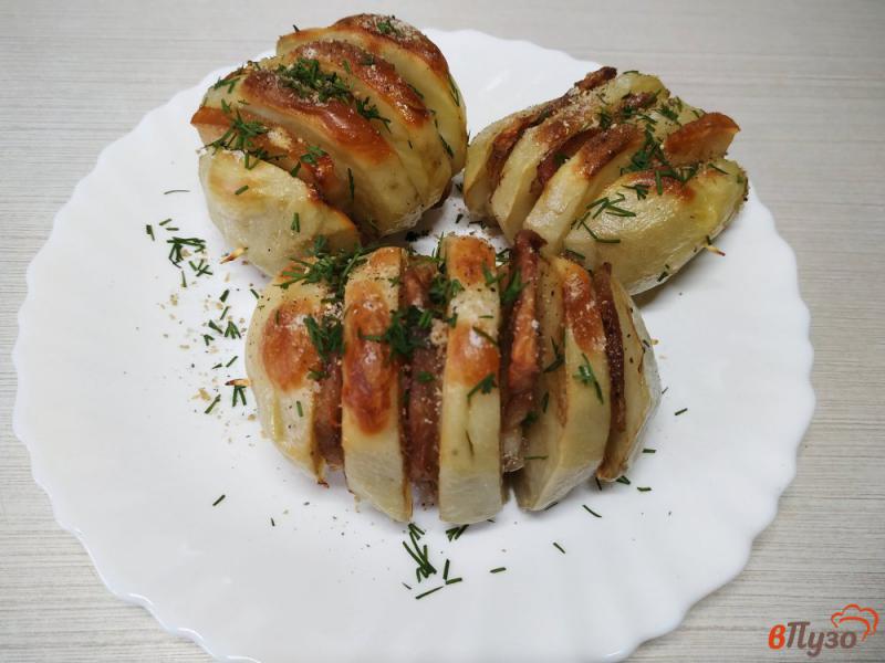 Фото приготовление рецепта: Запечённый картофель со свиной грудинкой шаг №7