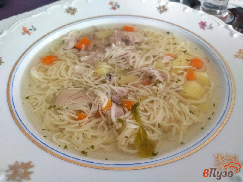 Фото приготовление рецепта: Куриный суп с вермишелью шаг №8