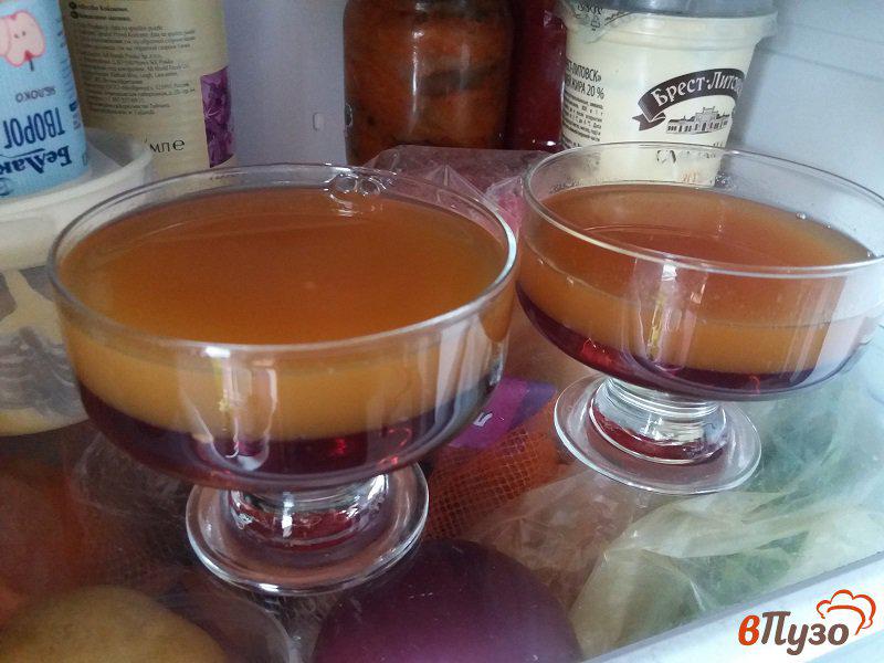 Фото приготовление рецепта: Двухслойное желе из фруктового сока шаг №5