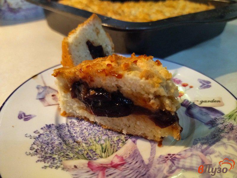 Фото приготовление рецепта: Тёртый пирог со сливовым вареньем шаг №8