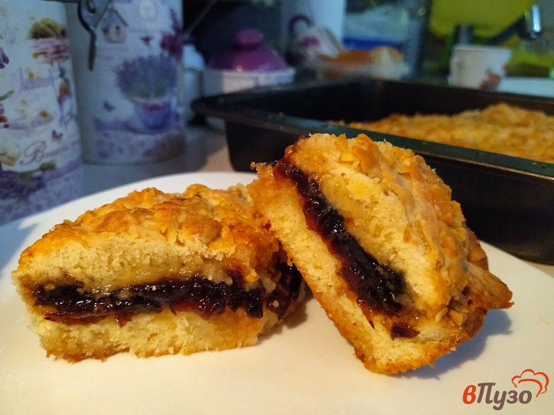 Фото приготовление рецепта: Тёртый пирог со сливовым вареньем шаг №9