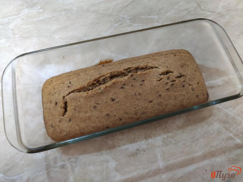 Фото приготовление рецепта: Цельнозерновой хлеб на кефире с семенами льна шаг №5