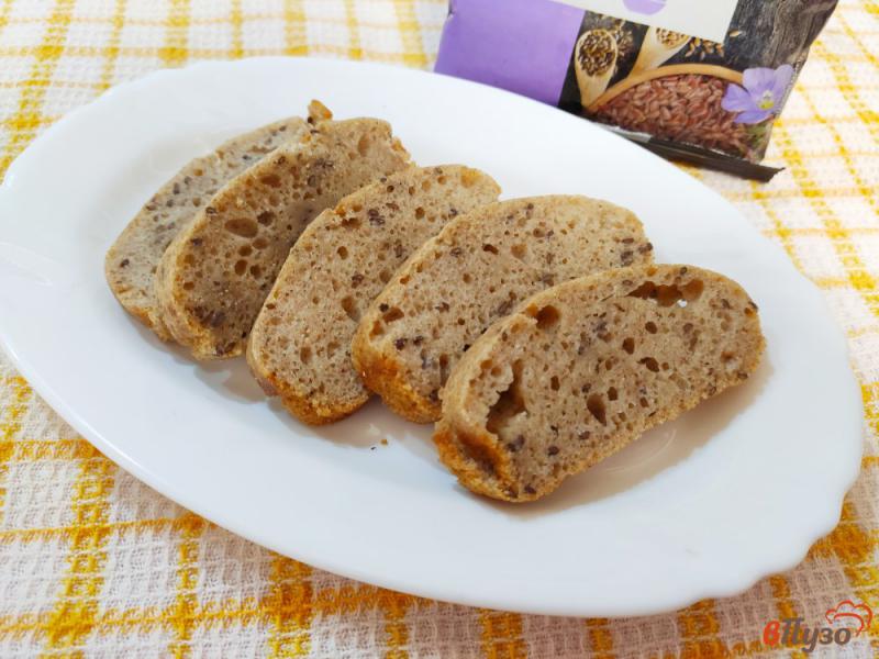 Фото приготовление рецепта: Цельнозерновой хлеб на кефире с семенами льна шаг №6