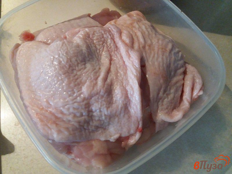 Фото приготовление рецепта: Запечённые куриные бедра шаг №1