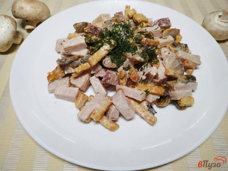 Фото приготовление рецепта: Салат из балыка и шампиньонов шаг №5