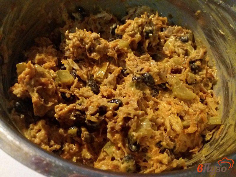 Фото приготовление рецепта: Салат из черной фасоли и отварной свинины шаг №12