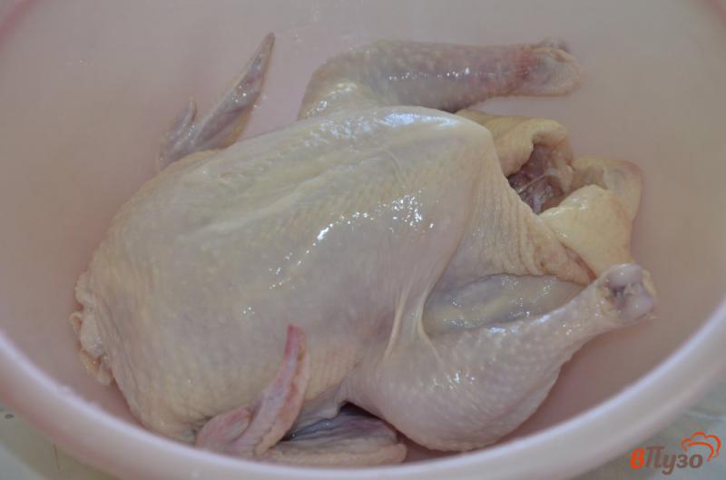 Фото приготовление рецепта: Курица запеченная в духовке целиком шаг №1
