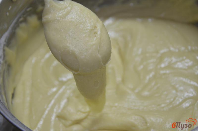 Фото приготовление рецепта: Торт «Медовик» со сметанным кремом и грецкими орехами шаг №6