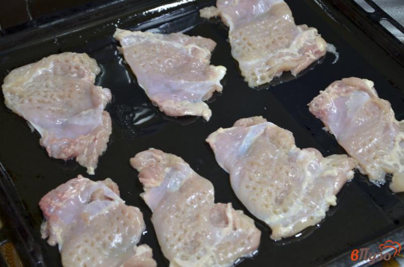 Фото приготовление рецепта: Куриные отбивные с сыром в духовке шаг №1