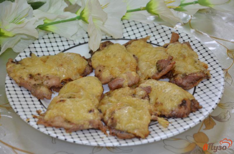 Фото приготовление рецепта: Куриные отбивные с сыром в духовке шаг №4