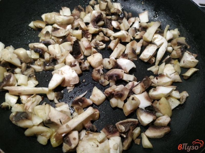 Фото приготовление рецепта: Рубленые куриные котлеты с грибами шаг №2