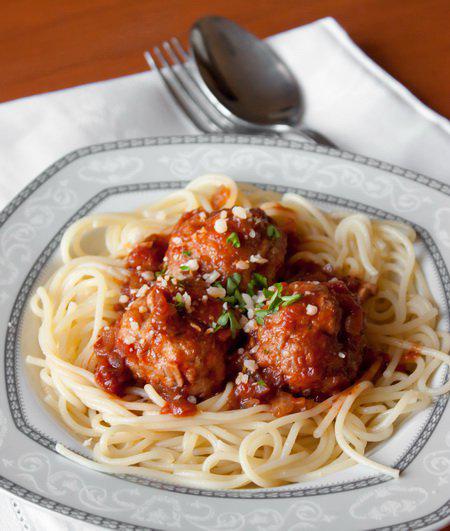 фото рецепта: Спагетти с тефтелями