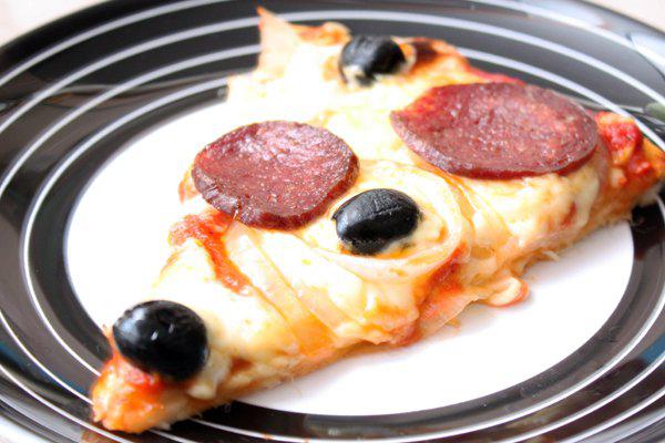 фото рецепта: Пицца с колбасой
