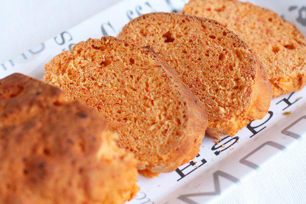 фото рецепта: Красный хлеб с паприкой