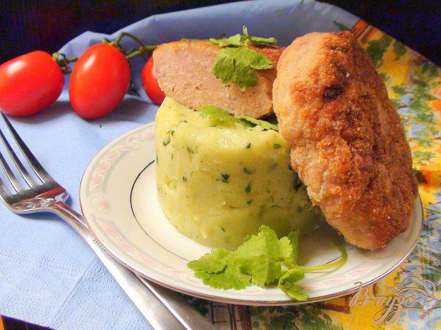 фото рецепта: Ароматное картофельное пюре с кинзой и чесноком.