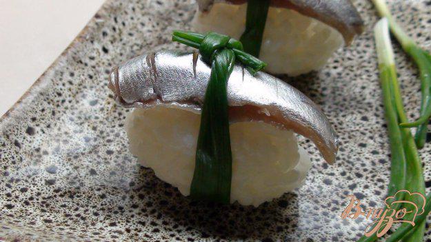 фото рецепта: Нигири-суши с килькой.