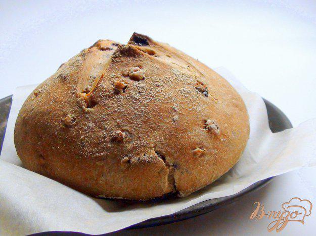 фото рецепта: Гречишный хлеб с изюмом и орехами, на яблочной закваске.