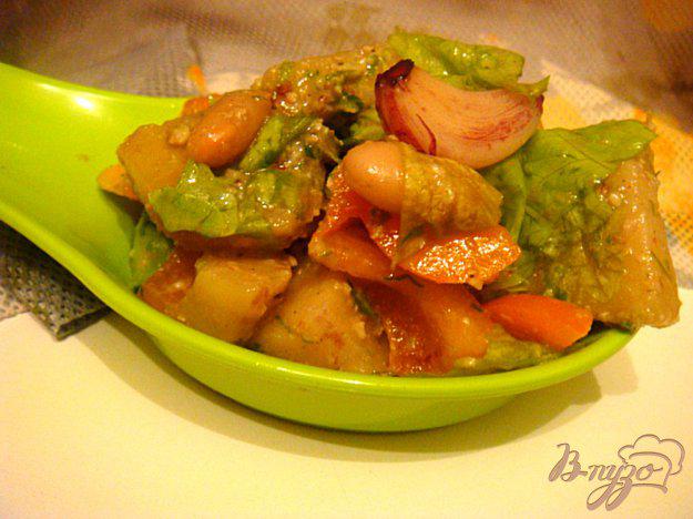 фото рецепта: Салат с печеным чесноком