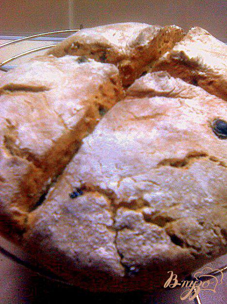 фото рецепта: Ржаной хлеб на соде с семечками, изюмом и фисташками