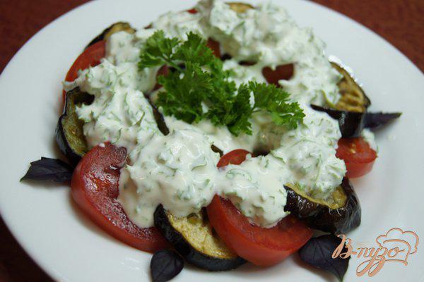 фото рецепта: Салат со свежими помидорами и «баклажанами-фри»
