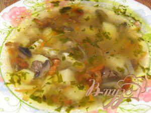фото рецепта: Суп с лисичками и шампиньонами