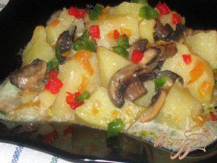 фото рецепта: Картофель в сметане с грибами.