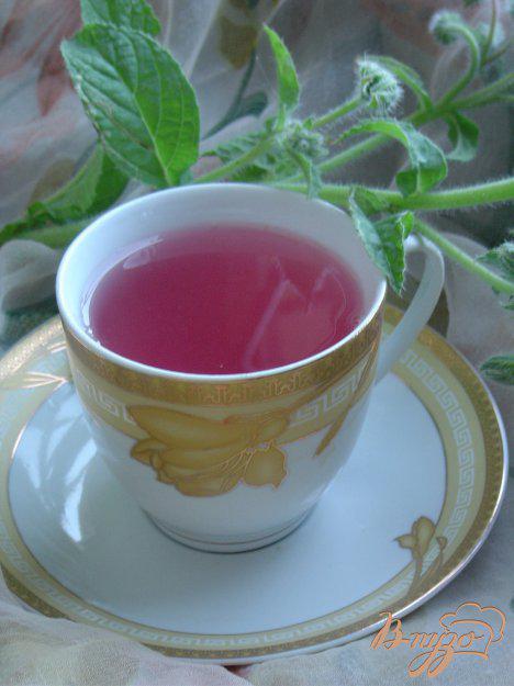фото рецепта: Чай из смородины, её листочков и имбиря