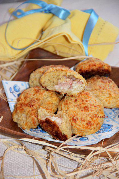 фото рецепта: Мини-булочки с пшеничными хлопьями и начинкой