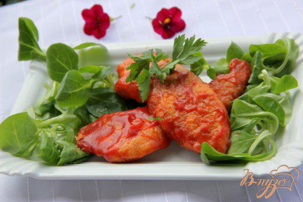 фото рецепта: Куриные кусочки в пикантном томатном соусе