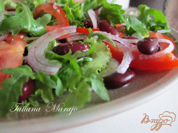 фото рецепта: Салат с томатами и  красной фасолью