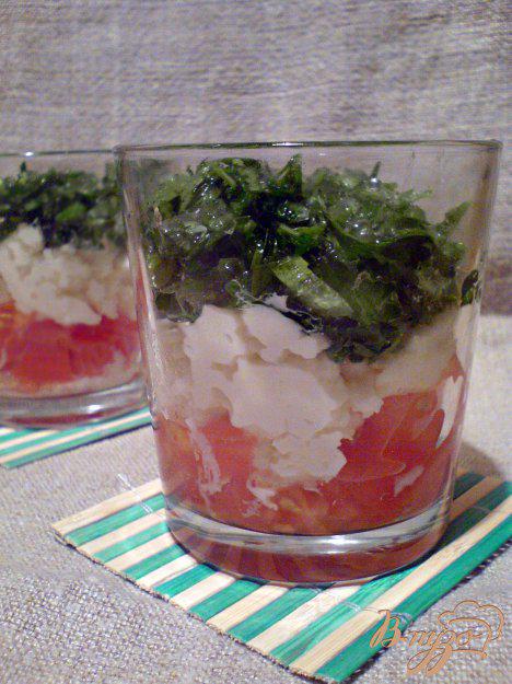 фото рецепта: Крем из моцареллы с помидорами и желе из петрушки