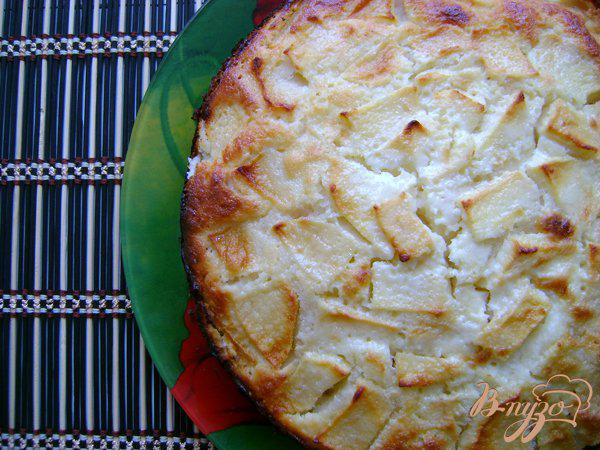 фото рецепта: Сметанный пирог с яблоками