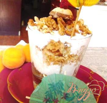 фото рецепта: Абрикосовый десерт с творогом и грецкими орехами