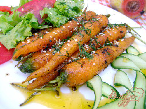 фото рецепта: Молодая морковь, обжаренная в оливковом масле со специями