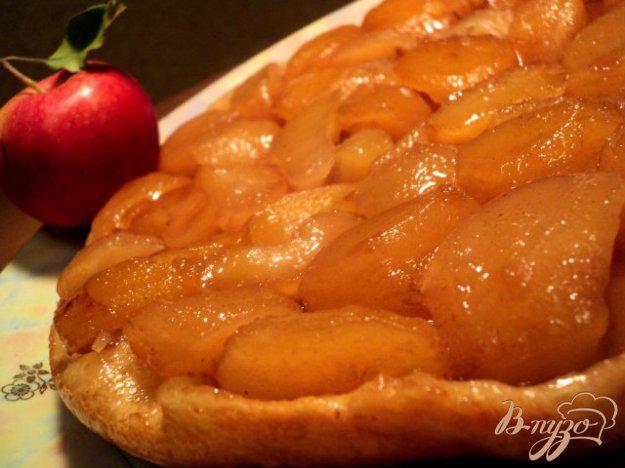 фото рецепта: Тарт Татэн с яблоками ( или перевернутый пирог)