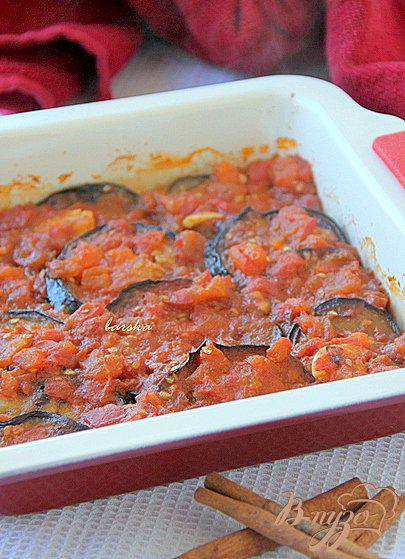 фото рецепта: Баклажаны под томатным соусом  с корицей
